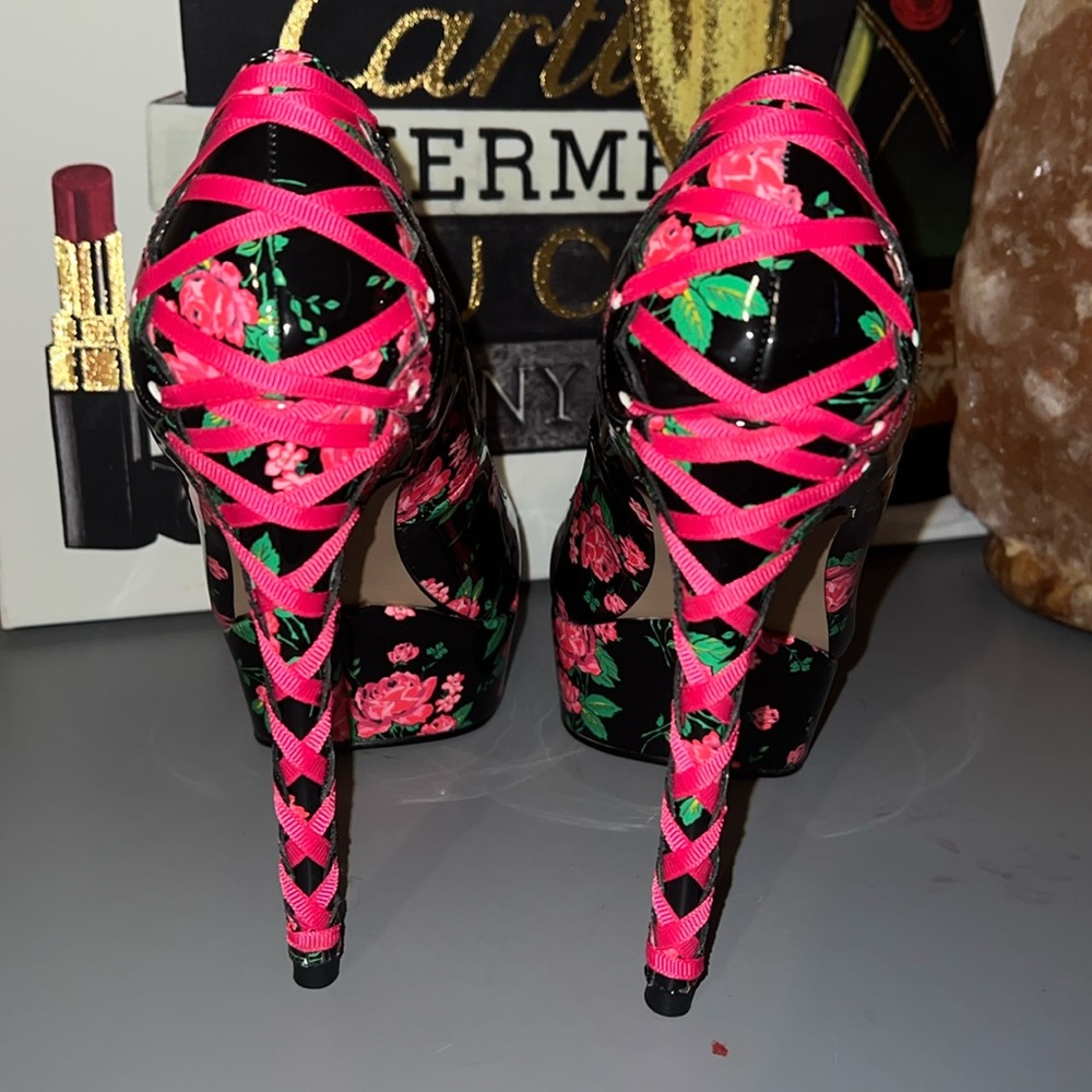 New! Betsey Johnson Pink Lace Up Floral Bonnie Pumps size 7.5